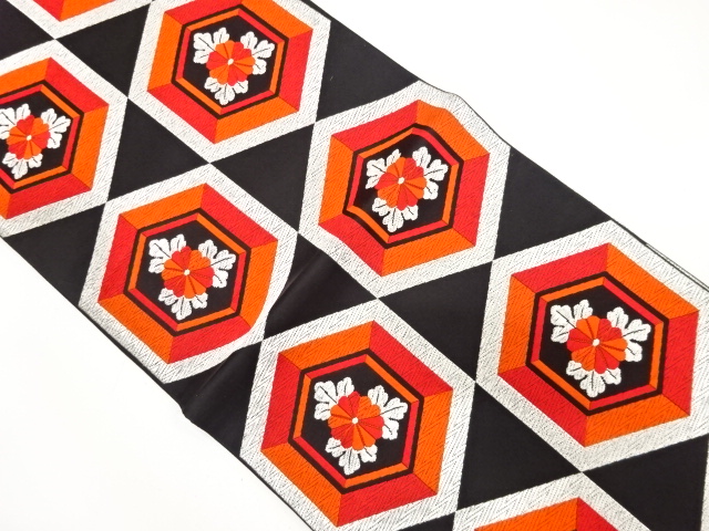 アンティーク　亀甲に菊模様織り出し袋帯（着用可）